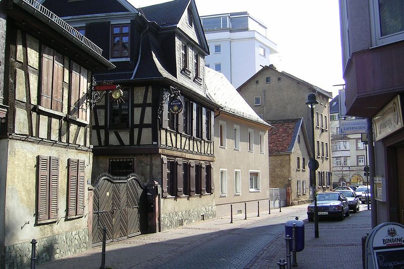 Berger Straße 326 Langer Hof in Frankfurt-Bornheim